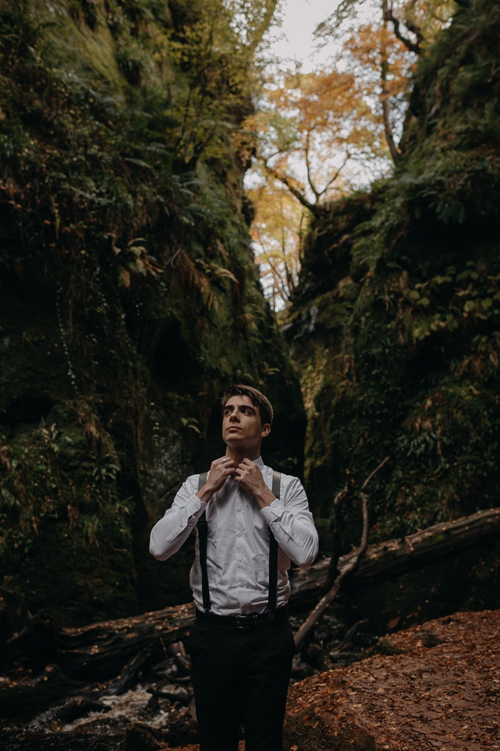 groom at devil's pulpit elopement