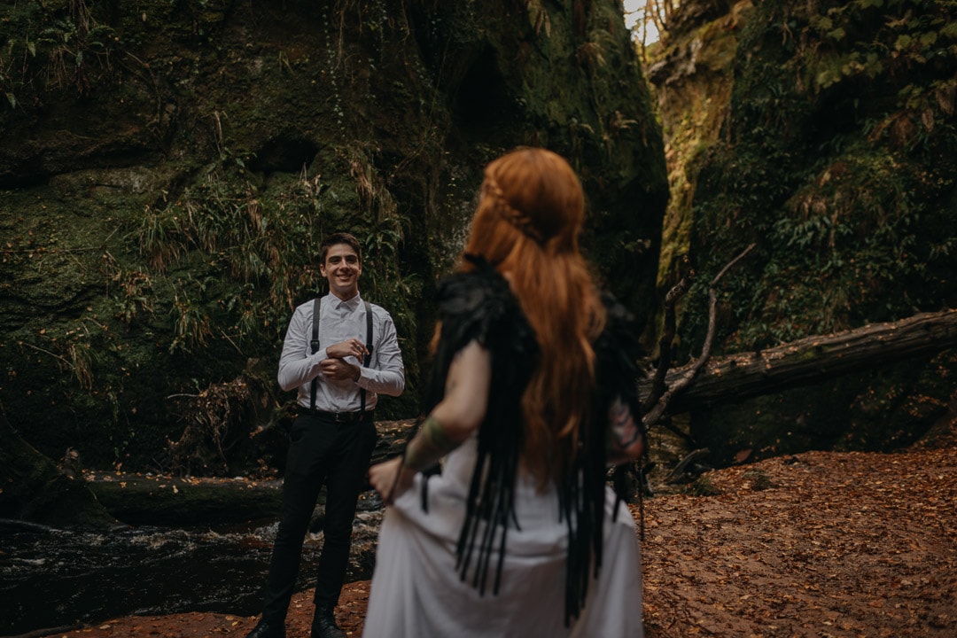 devil's pulpit elopement ceremony
