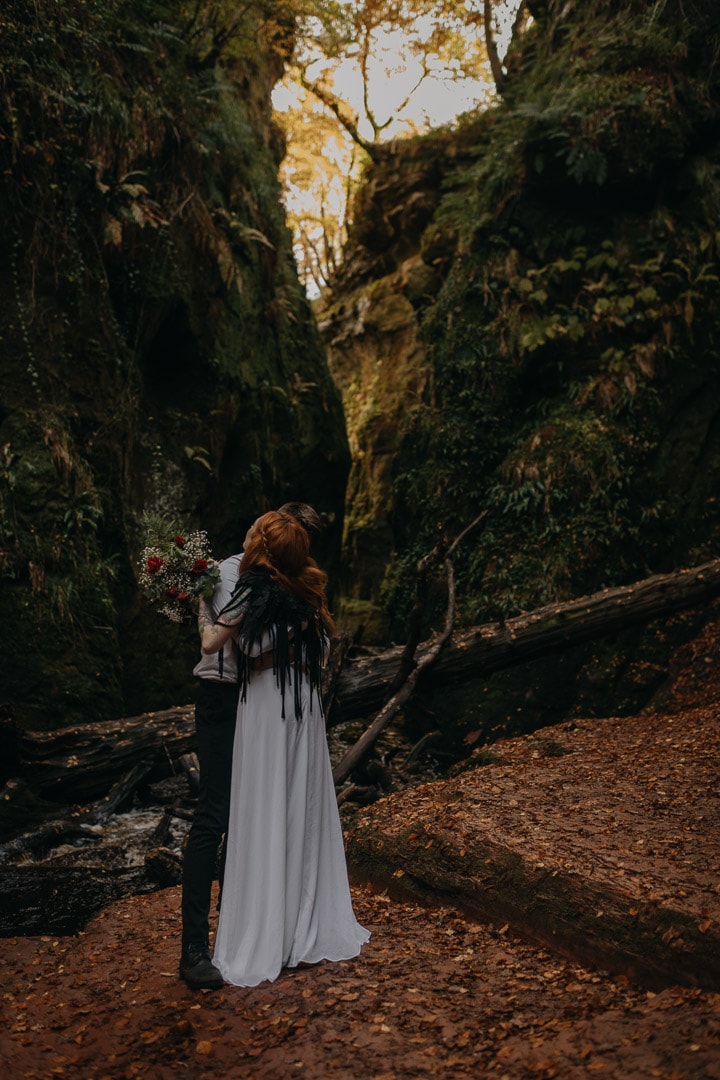 devil's pulpit elopement ceremony