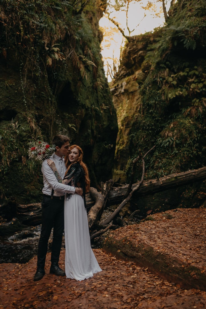 devil's pulpit elopement ceremony