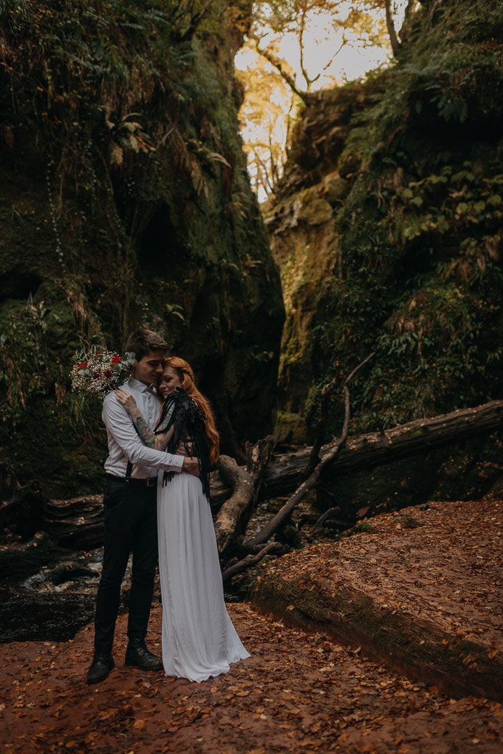 devil's pulpit elopement ceremony