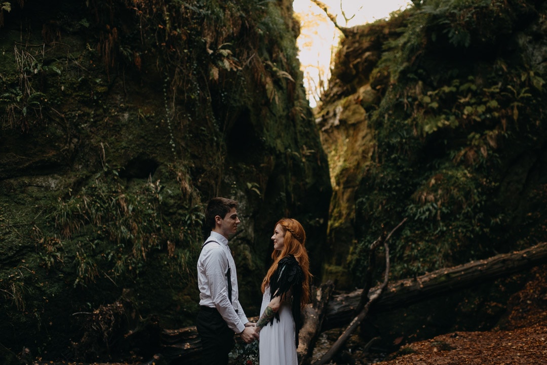 devil's pulpit elopement ceremony - handfasting