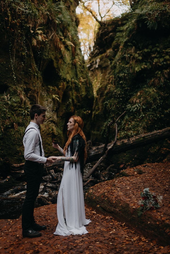 devil's pulpit elopement ceremony