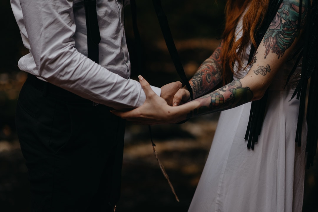 devil's pulpit elopement ceremony - handfasting
