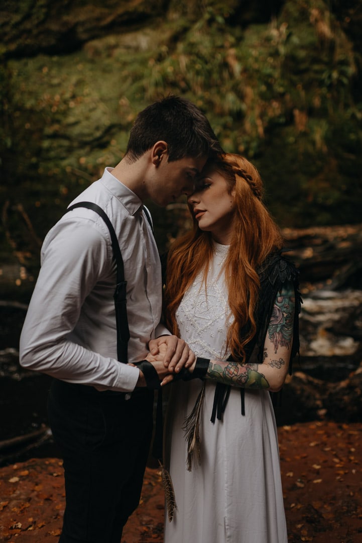 devil's pulpit elopement ceremony - handfasting