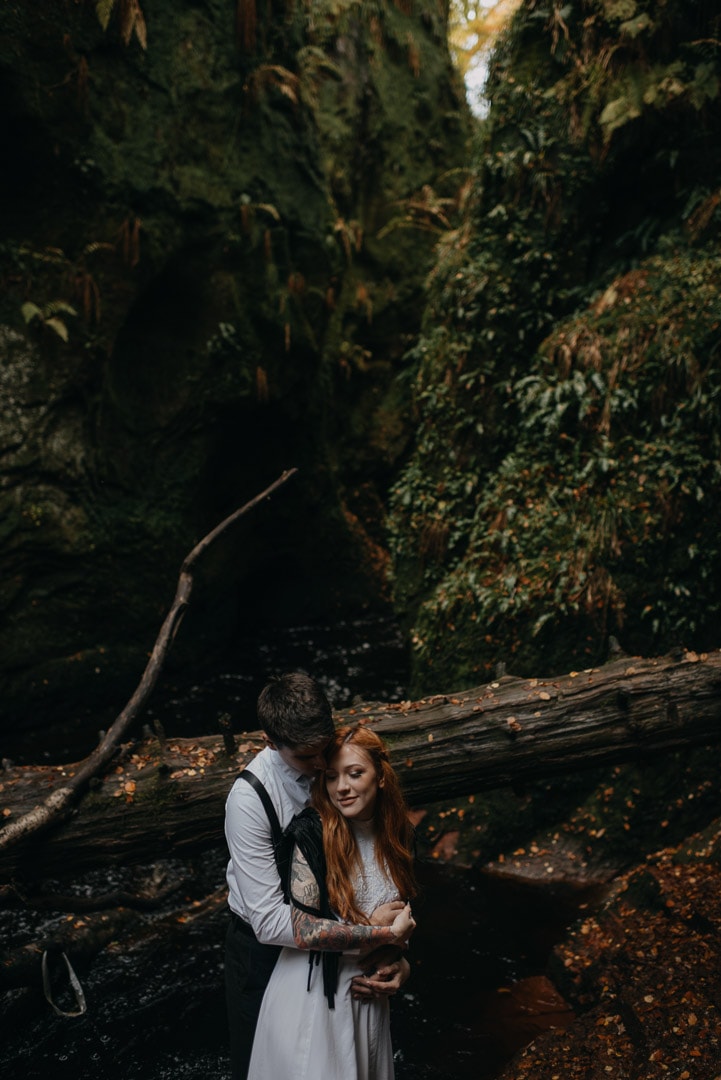 devil's pulpit elopement ceremony